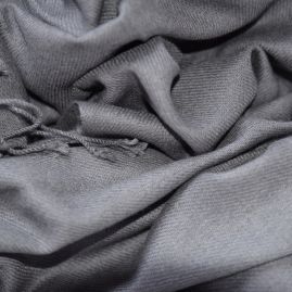Cashmere muffler in dark gray